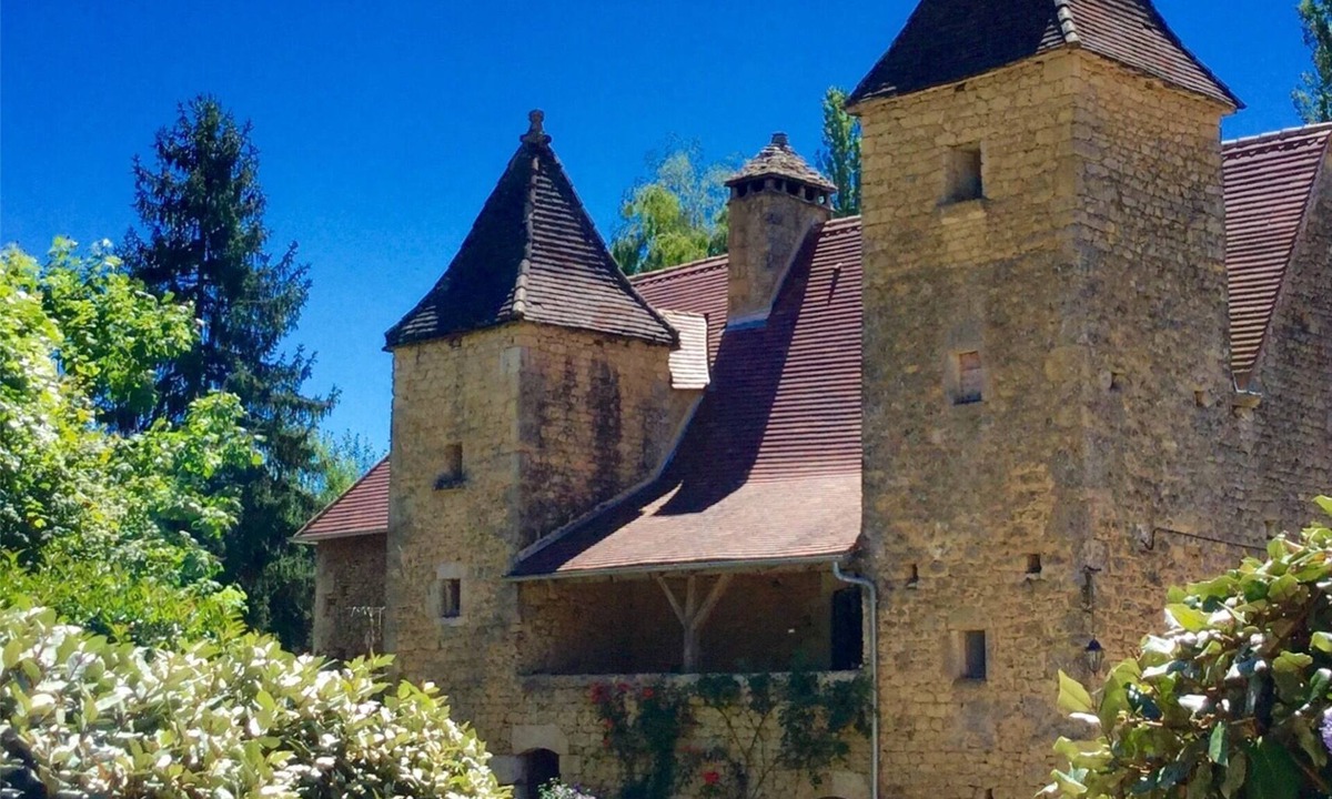 Villefranche-du-Perigord Cottage | Le Noyer - at Manoir Bourgale, central Dordogne, 50 acre private park.