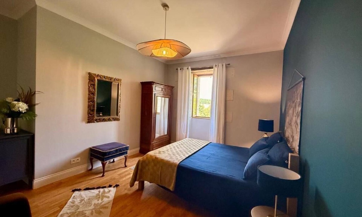 Saint-Romain House | Le Patio Bleu