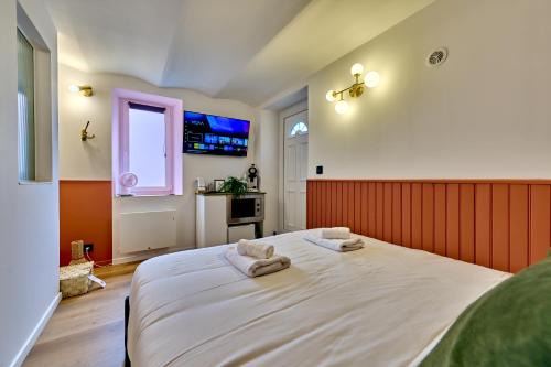 Nevers Apartment | Le Petit Cocon, Hotel Style Ideal for Professionals or Couples