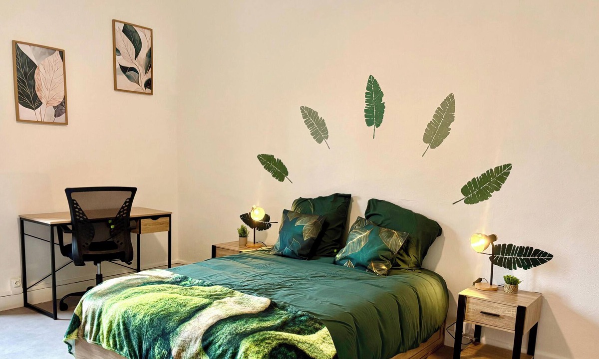 Thiers Apartment | Le Phoenix - Appart 95m² - 8 pers + baby - Free parking - Heart of Thiers
