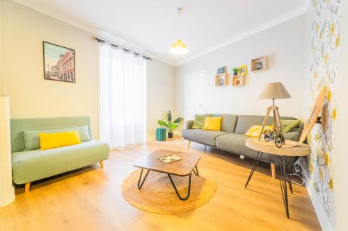 Brive-la-Gaillarde Apartment | Le Semard - F2 Terrasse couverte Centre-ville