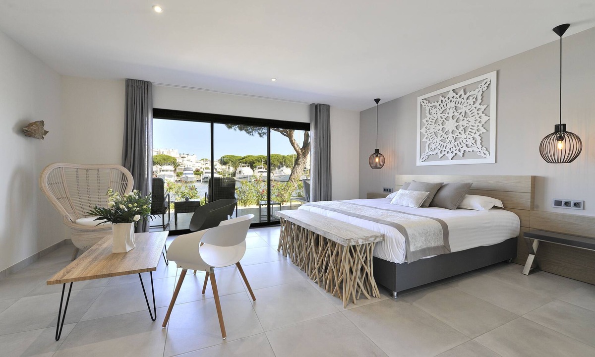Le Grau-Du-Roi Hotel | Le Spinaker Boutique Hôtel Restaurant