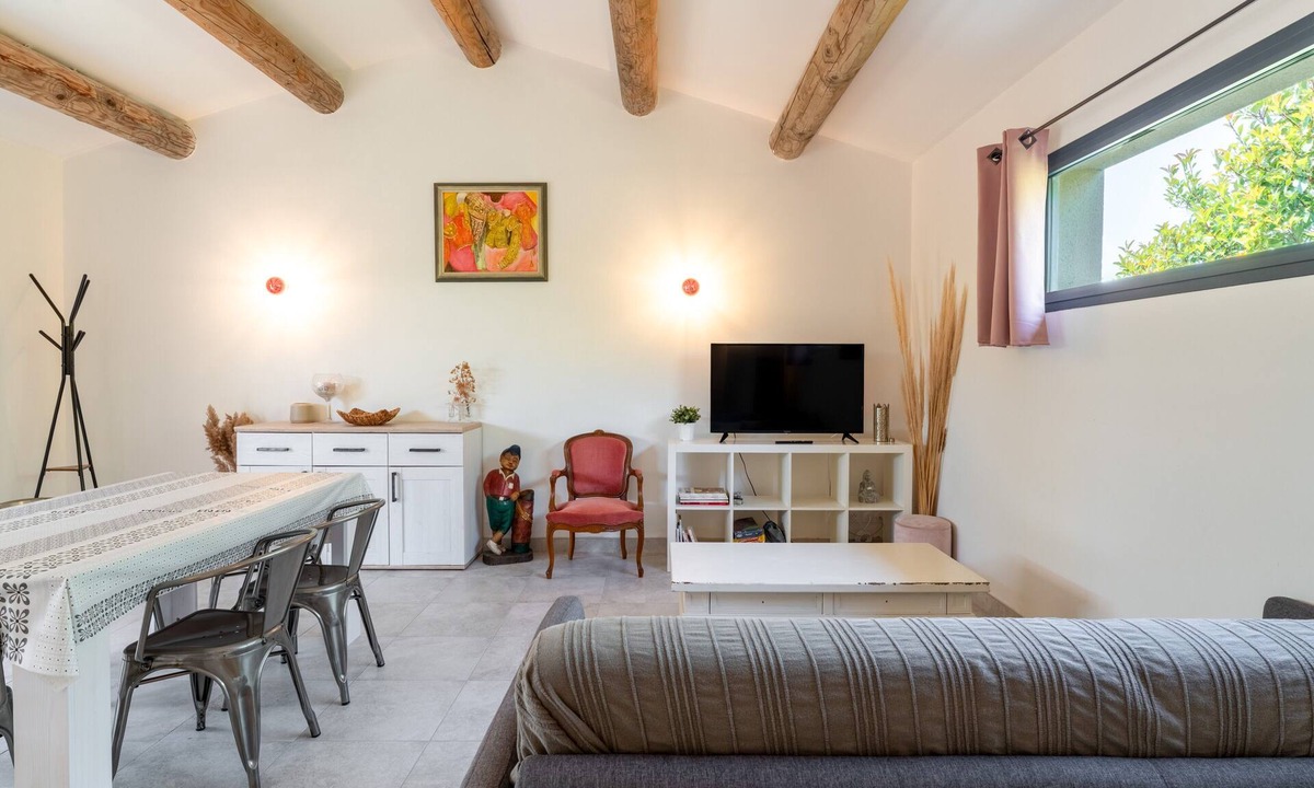 Saumane-de-Vaucluse House | Les lavandes – Haven of peace with heated swimming pool at the gateway to the Luberon