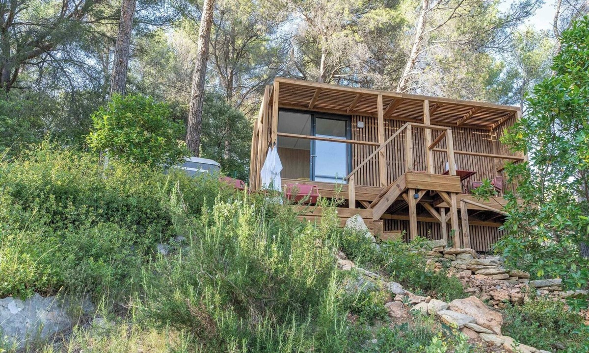 Saint-Marc-Jaumegarde Cottage | Lodge & Spa Massif de L'étoile - Le Chant des Pins Aix en Provence