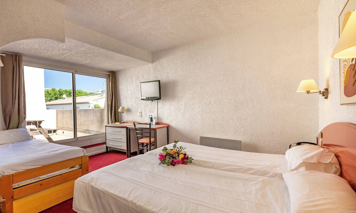 Saint-Gilles Hotel | Logis Héraclée