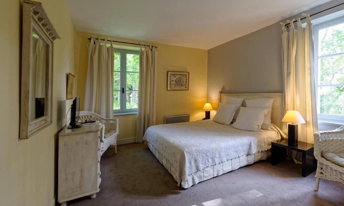 Les Eyzies Hotel | Logis Hôtel Le Moulin de la Beune