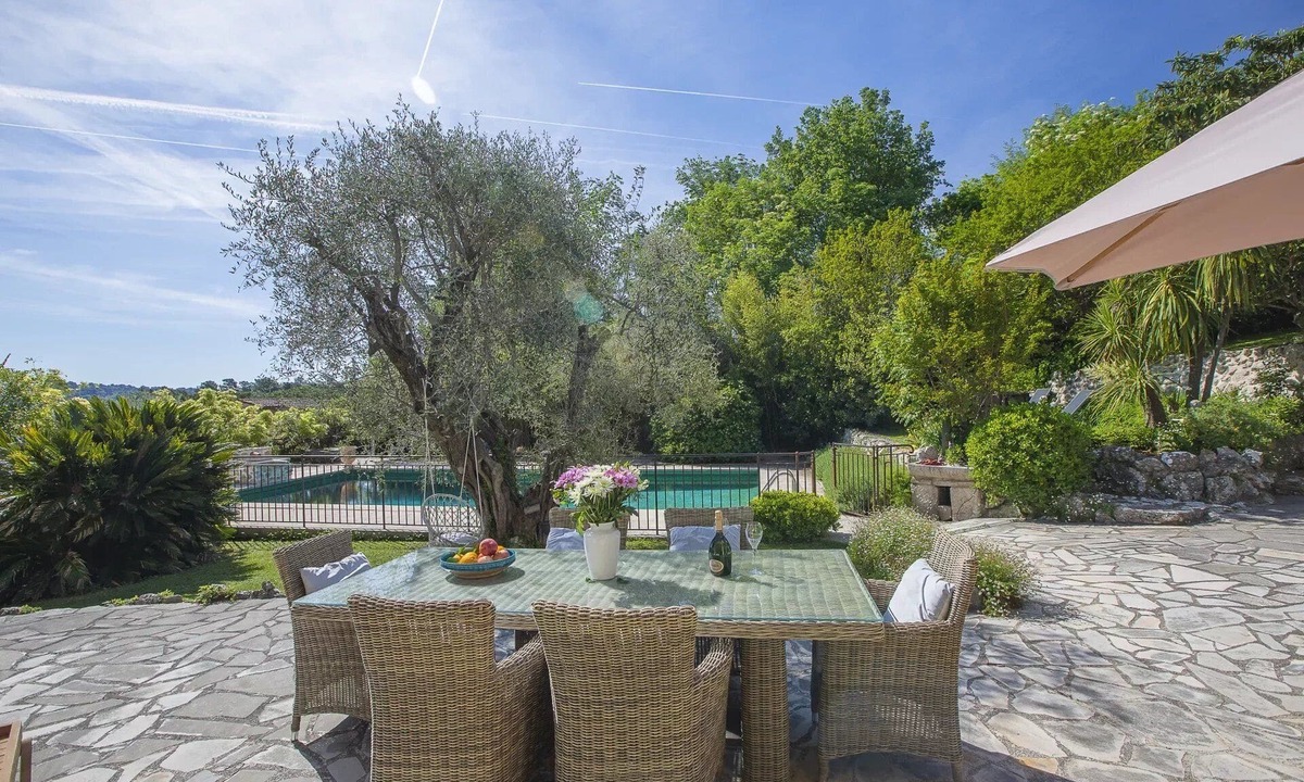 Vence Apartment | Magnifique Appartement Avec sa Terrasse et Accès Piscine