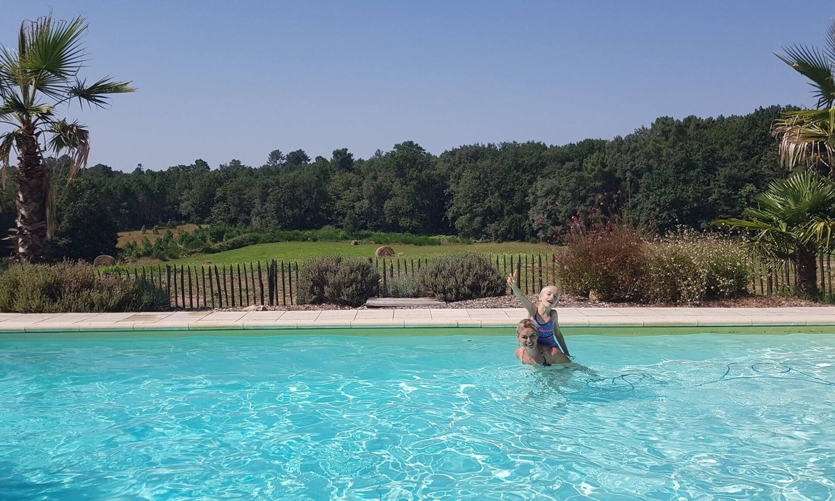 Saint-Crepin-d'Auberoche House | Maison De Charme heated swimming pool : "Chez Paulette " Calm, Space, pétanque.
