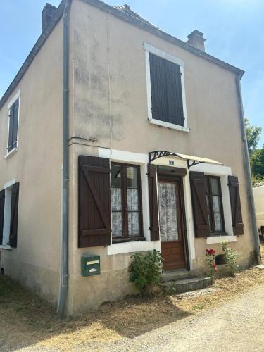 Saint-More House | Maison au calme près de sentier de randonnée