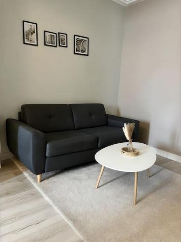 Saint-Pierre-le-Moutier Apartment | Maison de ville - 7 couchages