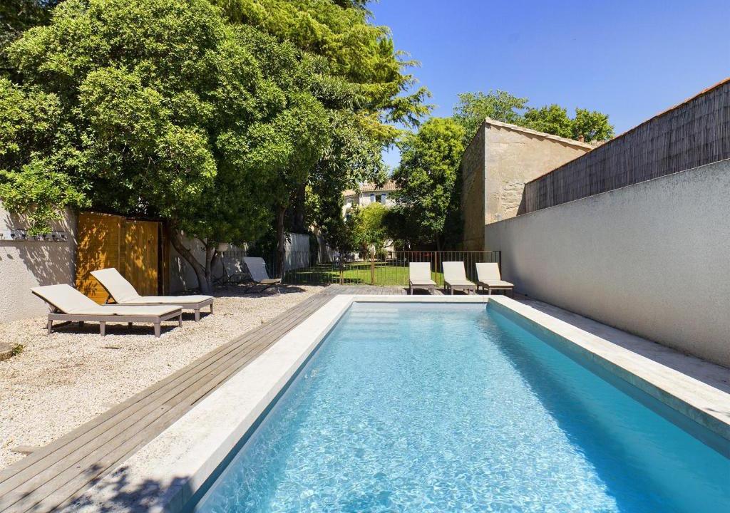 Mouries House | Maison de village à Mouriès avec piscine chauffée et jardin verdoyant, à 1 min des commerces - FR-1-599-69