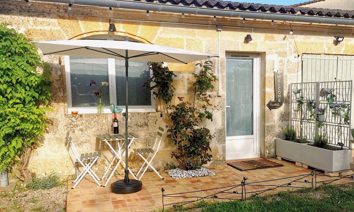 Sainte-Terre House | Maison Finchette 5 min f Saint-Émilion Private Terrace Parking For 2