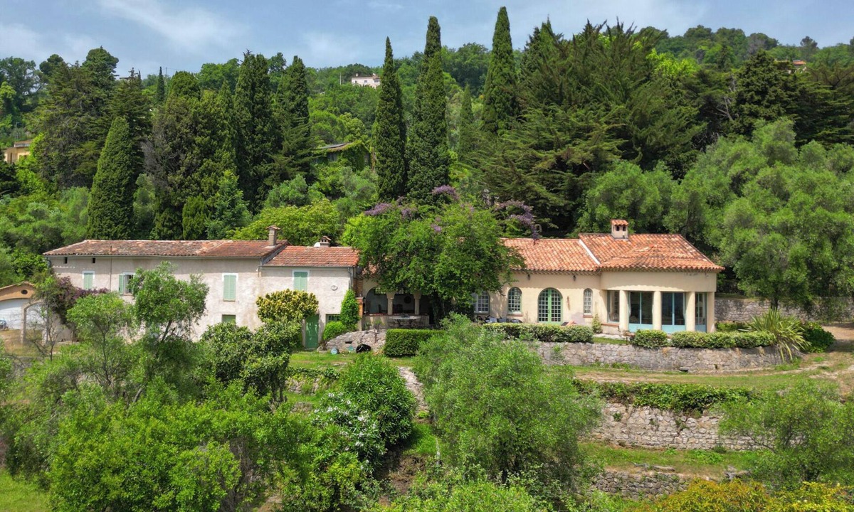 Cabris Other | Mas provençal with swimming pool on 3 hectares of terraced land. Pets welcome