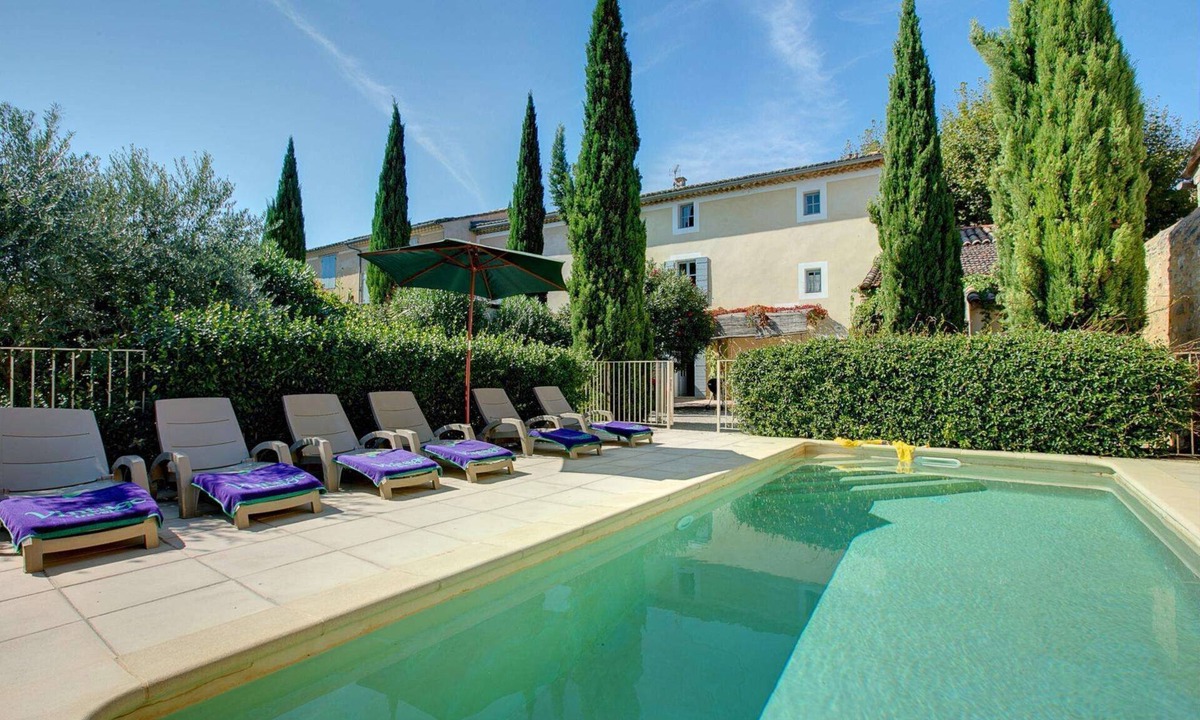 Caromb Villa | Mas St Siffrein - Three Bedroom Villa, Sleeps 6