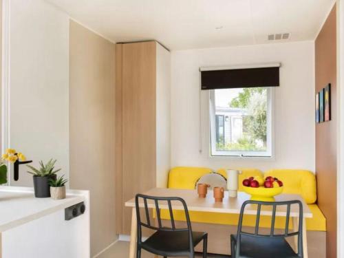Visan Other | Mobil home avec terrasse - 6 pers. - API-1-52-1970