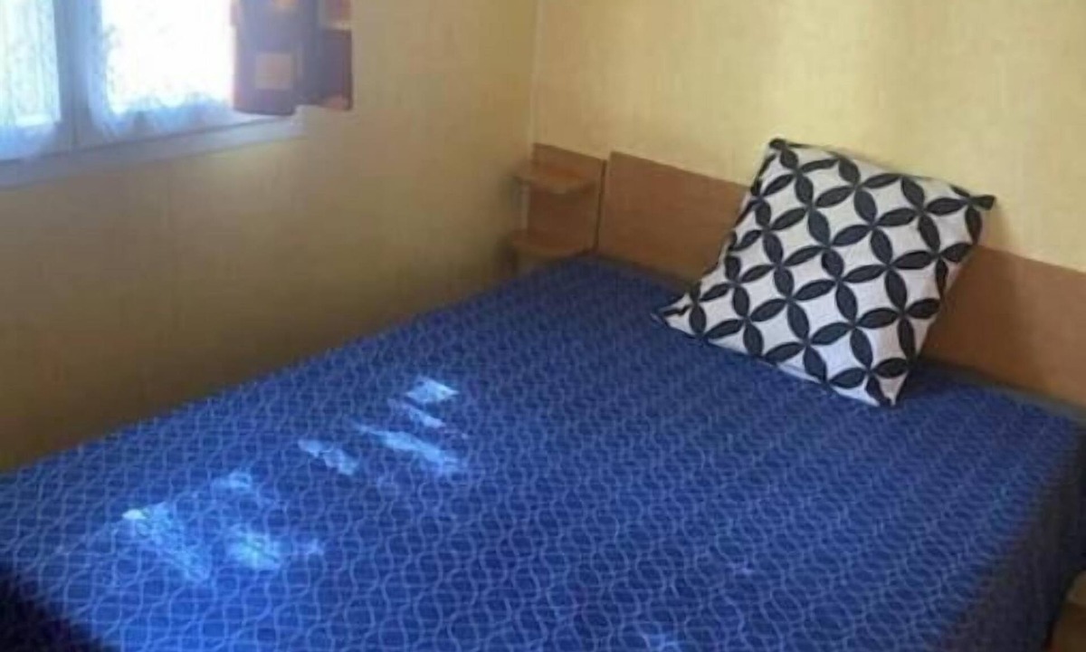 Besse-en-Chandesse House | Mobile Home in Auvergne