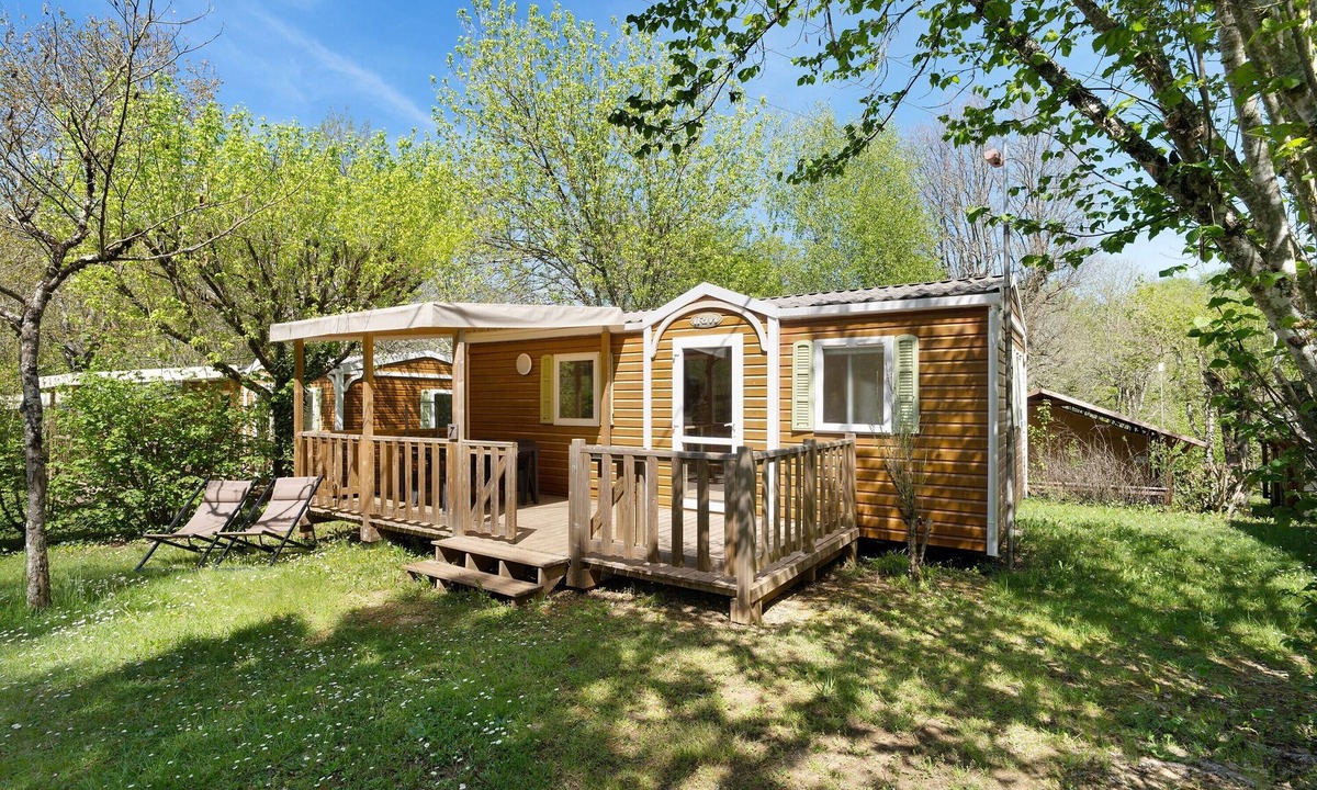 Saint-Martial-de-Nabirat House | Mobile Home '4 Personnes Climatisé' with Shared Pool, Wi-Fi and Air Conditioning