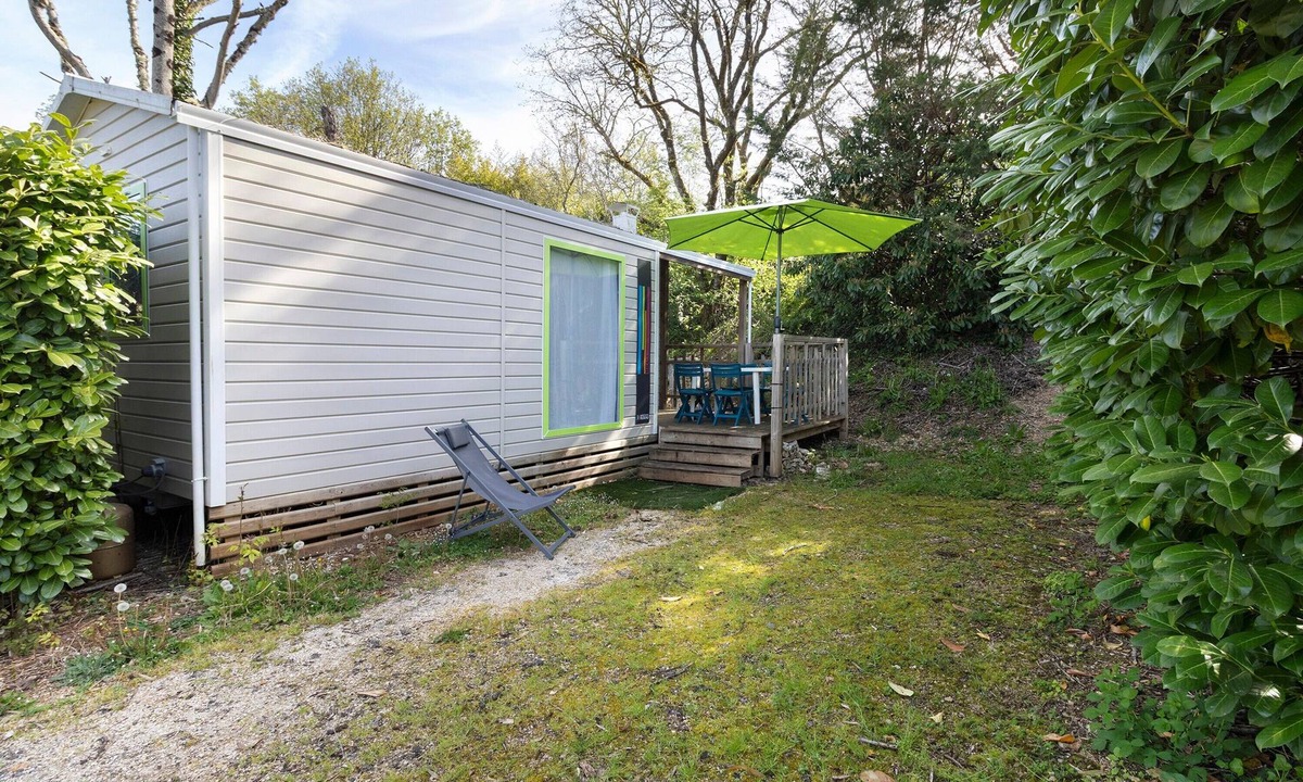 Bouzic House | Mobile Home "Malaga": Dordogne Getaway, Shared Pool & Mini-Farm near Sarlat