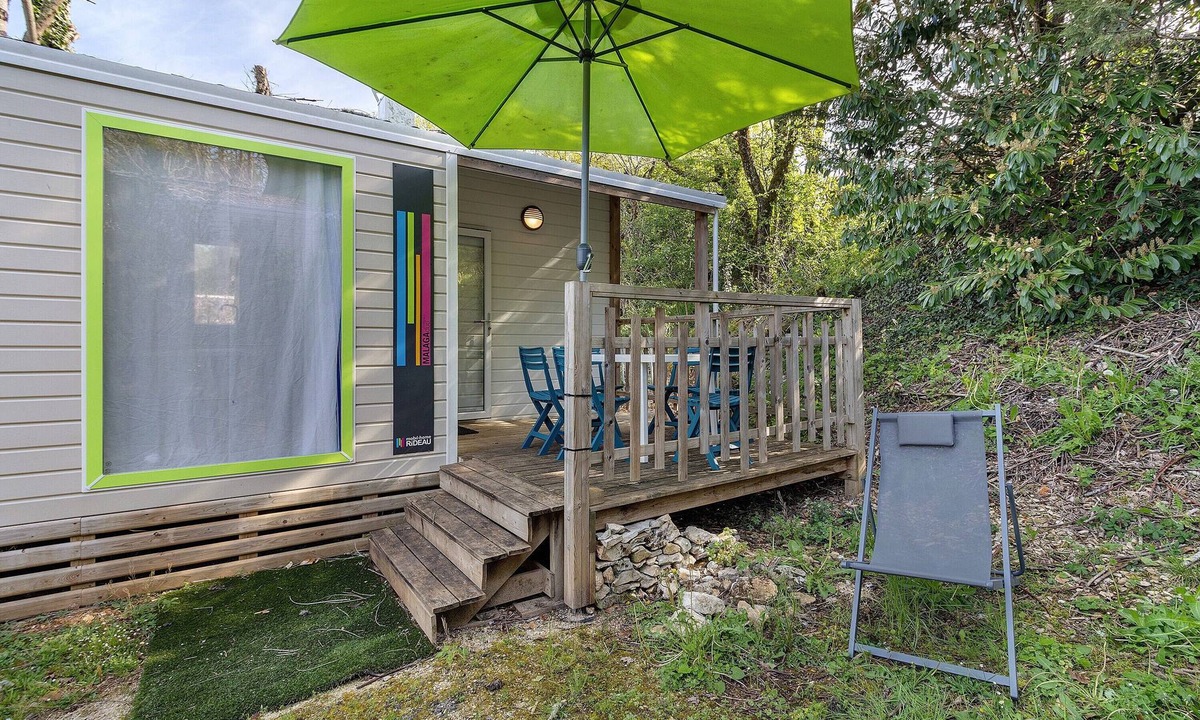 Bouzic House | Mobile Home "Malaga": Dordogne Getaway, Shared Pool & Mini-Farm near Sarlat