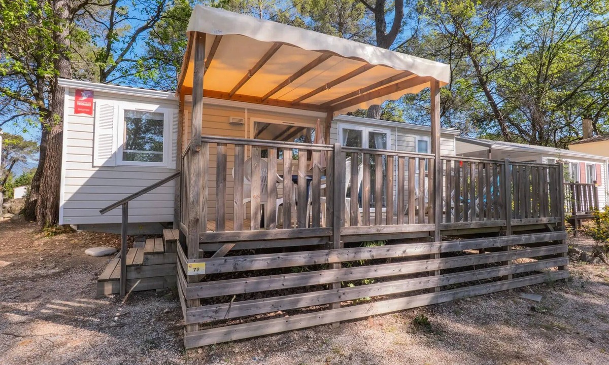 Saint-Paul-en-Foret House | Mobilhome RIVIERA 35m² - 6 persons air-conditioned 6 persons