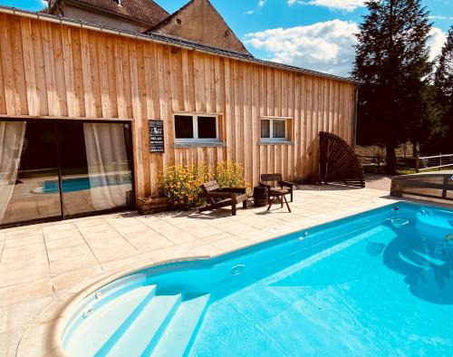 Sermizelles House | Pool house-L'hirondelle de Sermizelles- grand jardin, calme et nature aux portes du Morvan