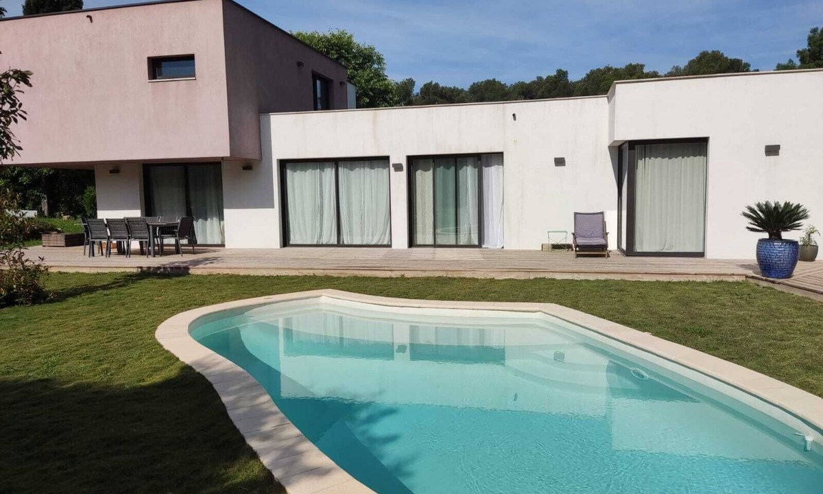 Mouans-Sartoux House | Property with two contemporary villas, swimming pool, ideal for families.