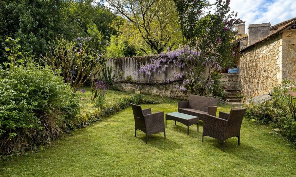 Brantome-en-Perigord House | Quiet family home with large garden, in the heart of Brantôme-en-périgord