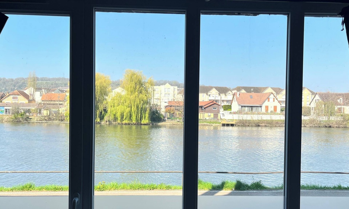Sens Bed & Breakfast | REFLETS DE L'YONNE, independent bed and breakfast on the banks of the Yonne in Sens