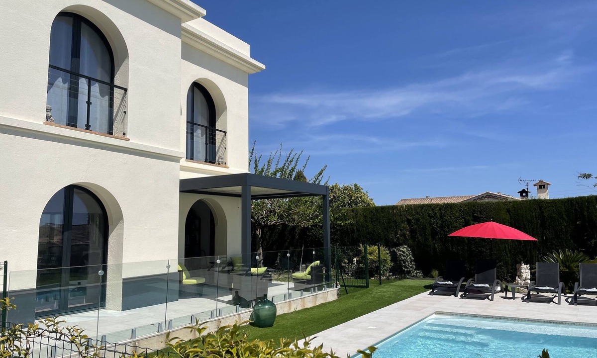 Grasse Villa | Renovated family home with secure swimming pool