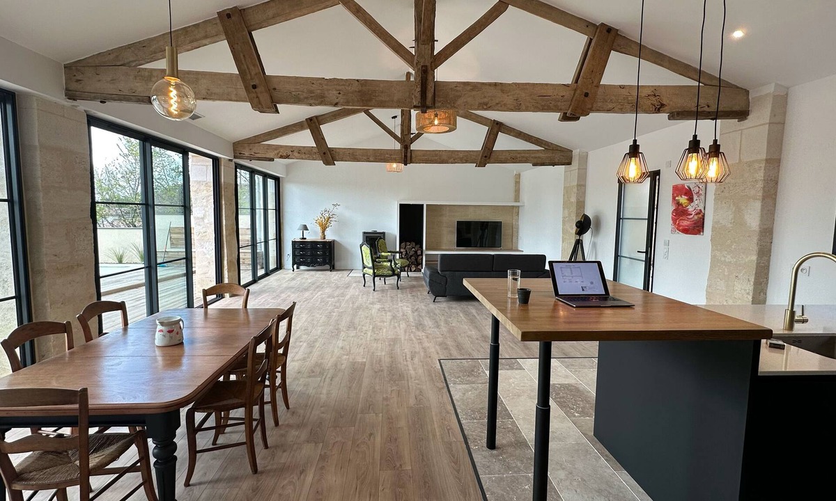 Fronsac House | Renovated former tile factory with swimming pool and view of the Dordogne river