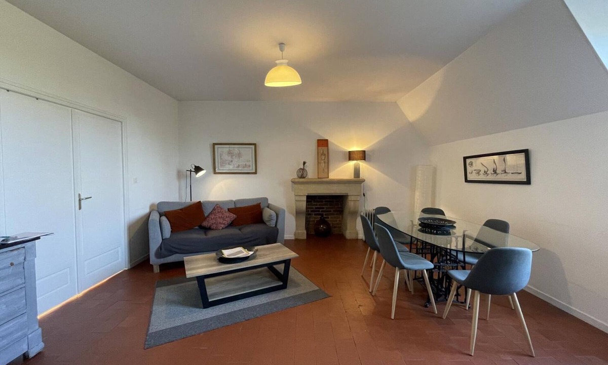 Trevol Cottage | Renovated gîte at Château d'Avrilly, 3 bedrooms, pets allowed, wifi in Trévol