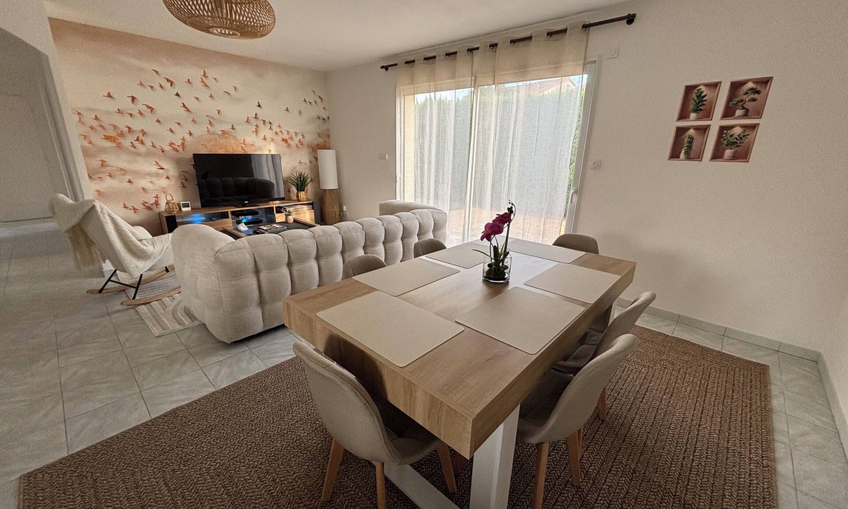 Beaumont House | Renovated house with private SPA - Enclosed garden, 3 bedrooms