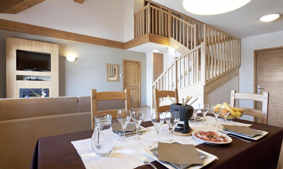 Sainte-Foy-Tarentaise Apartment | Resort center, swimming pool, terrace, balcony, tv, ski locker, 41-48m², Sainte Foy Tarentaise