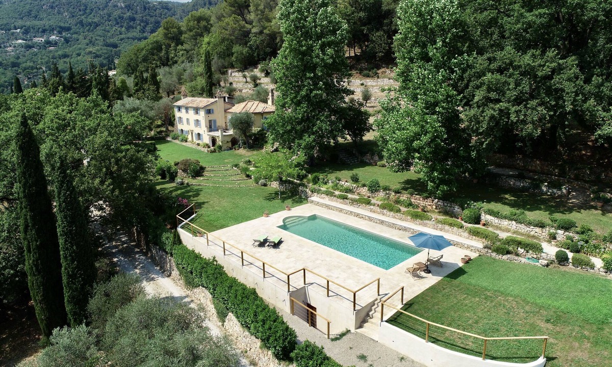 Grasse Villa | Romantic French Farmhouse with Panoramic Views 12