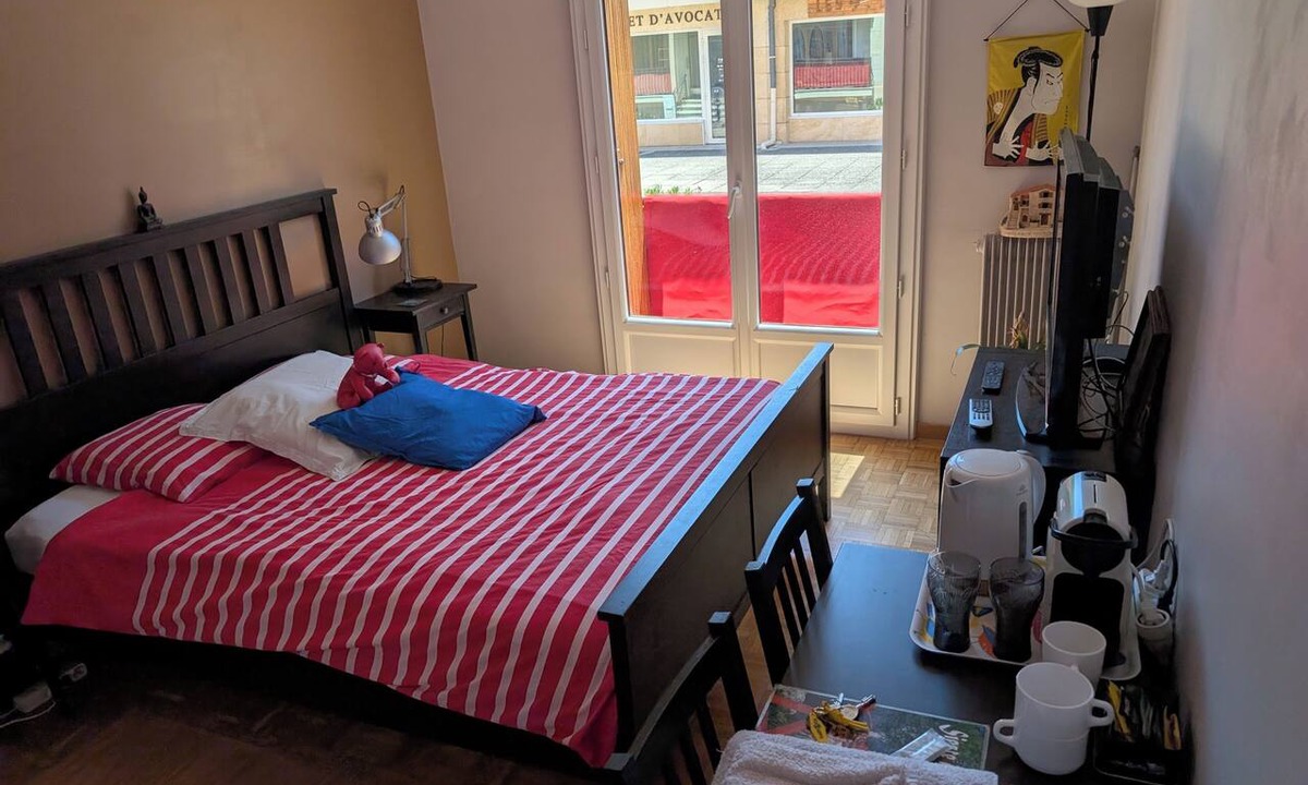 Sud Apartment | Room with a pool near downtown