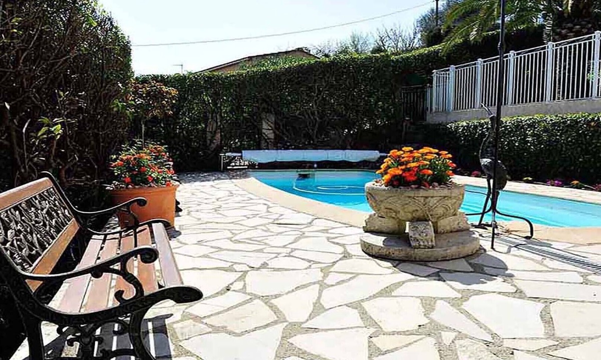Saint-Jacques Apartment | Self-contained apartment in villa 4 Pers. + 1 child, pool & garden
