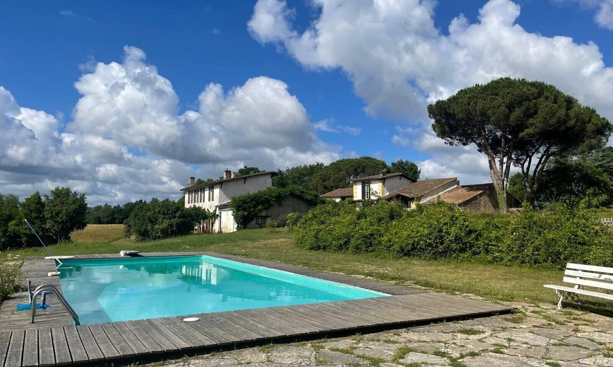 Baurech Cottage | Sharecropper's house on large estate, near Bordeaux, 14 people