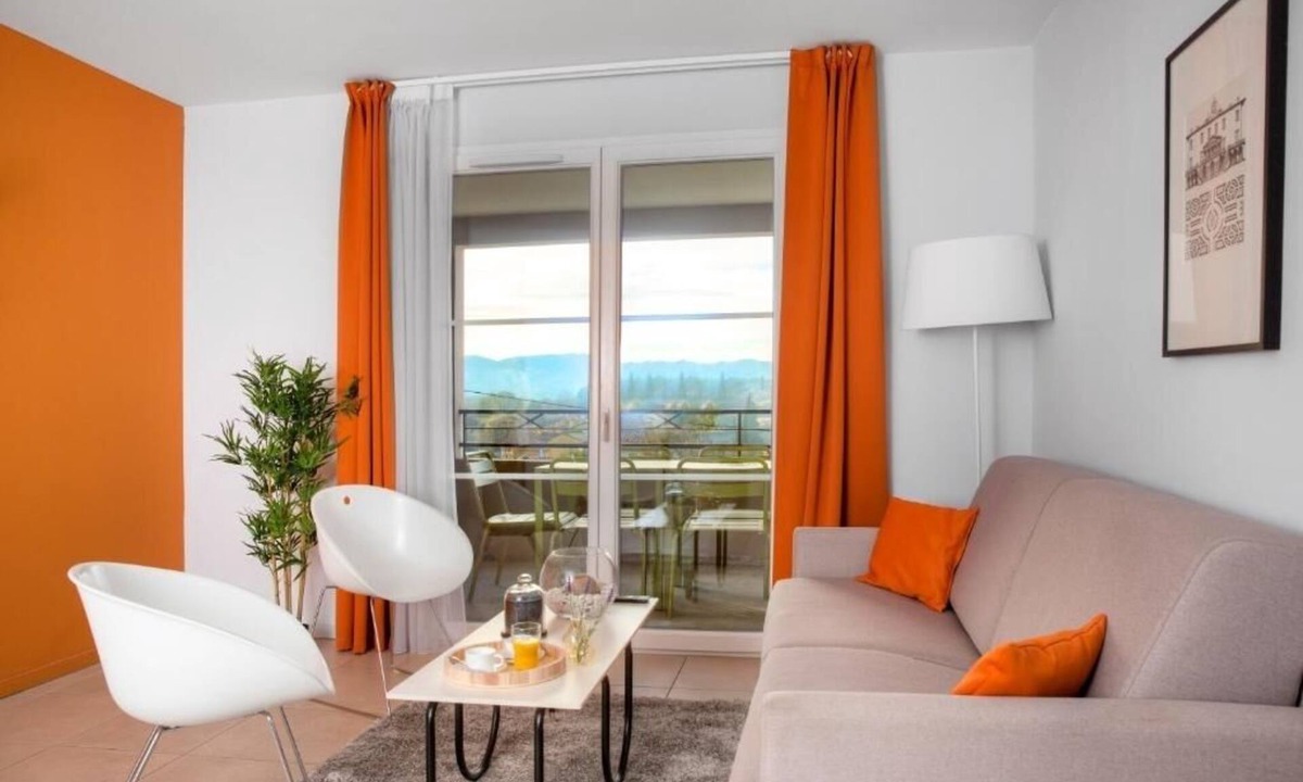 Mougins Hotel | Spacious 2BR Duplex overlooking Green Parklands | Unwind in the Onsite Sauna