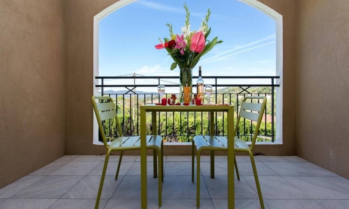 Mougins Hotel | Spacious 2BR Flat with 2 Bathrooms & Full Kitchen | Near Local Tennis Courts