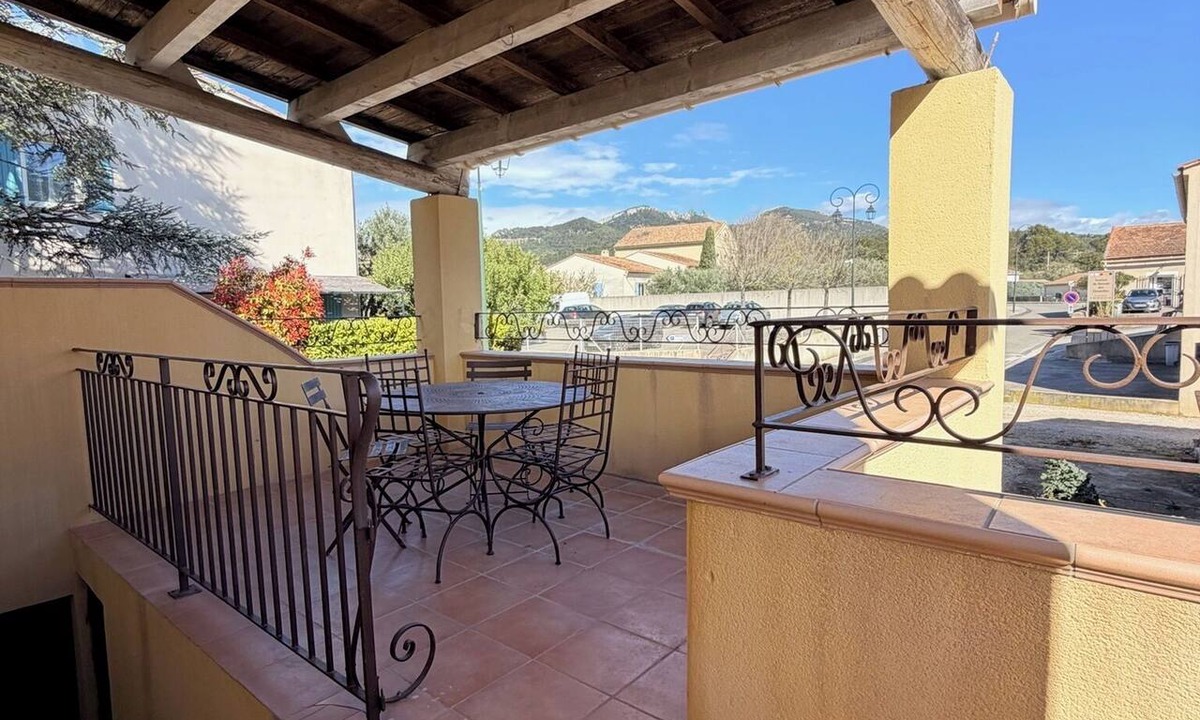 Vacqueyras Apartment | Spacious, air-conditioned apartment with a terrace between Dentelles Ventoux and Avignon