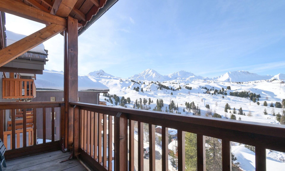 Belle Plagne Apartment | Spacious Chalet-Style Triplex Apartment for 10 in Belle Plagne, Ski-In/Ski-Out