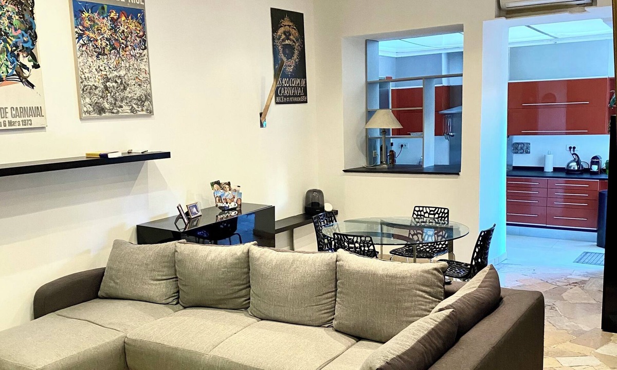 Carabacel Apartment | Spacious, Perfect location - Air conditioning ❄️. Little garden top for pets.