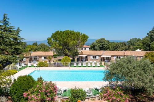 La Roque-sur-Pernes House | Stone house T3 in a tourist residence