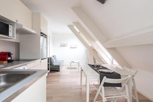 Dijon Centre Ville Apartment | Studio Hyper centre - Dans Hotel Particulier - Charles le Téméraire