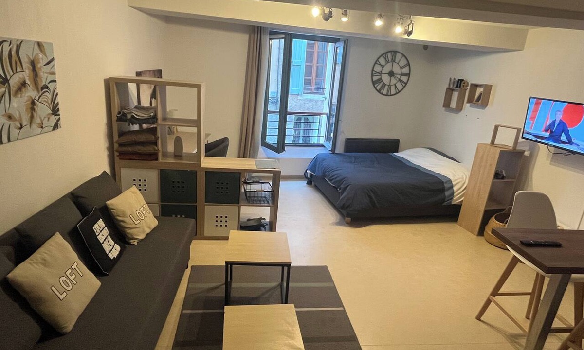 Digne-les-Bains Apartment | Studio in the heart of Digne-les-Bains—max. 4 guests