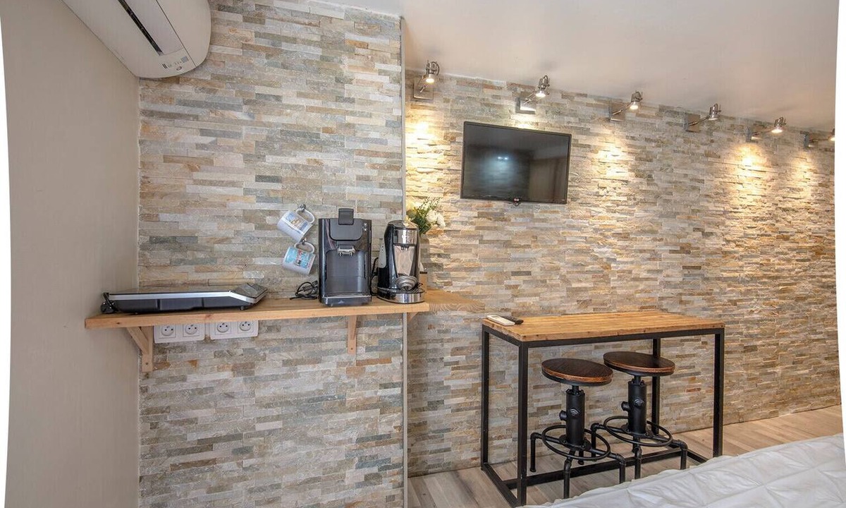 Les Grands Carmes Apartment | Studio near Old Port, Panier and Station