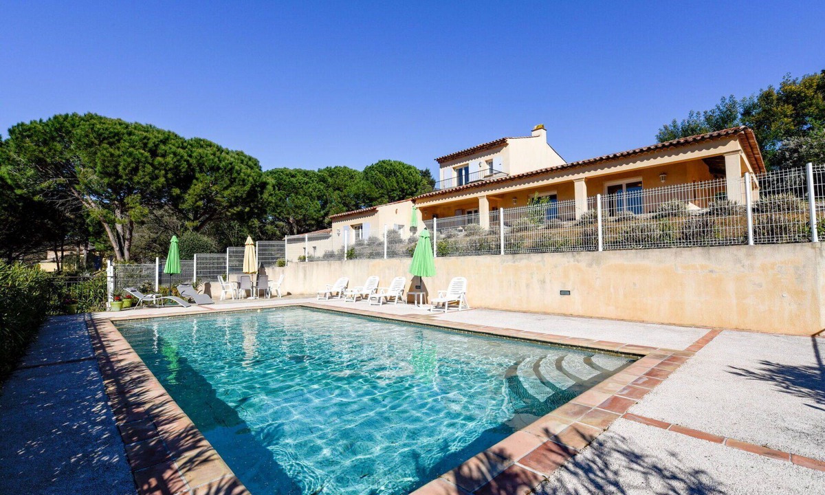 La Croix-Valmer Villa | Stunning private villa for 6 people with WIFI, A/C, private pool, TV, terrace and pets allowed