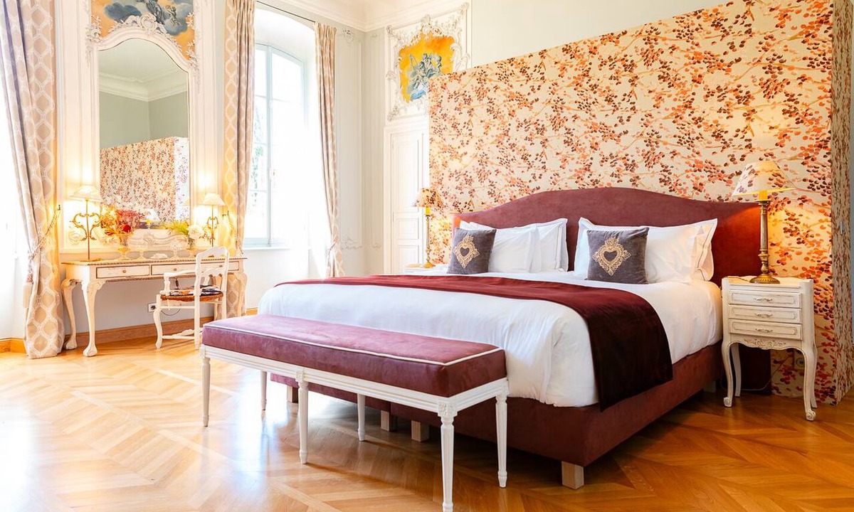 Loriol-du-Comtat House | Suite-Exclusive-Ensuite with Bath-Park view