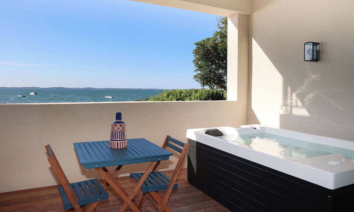 Arcachon Hotel | Suite Vue Mer Jacuzzi - Les Vagues Hôtel & Spa