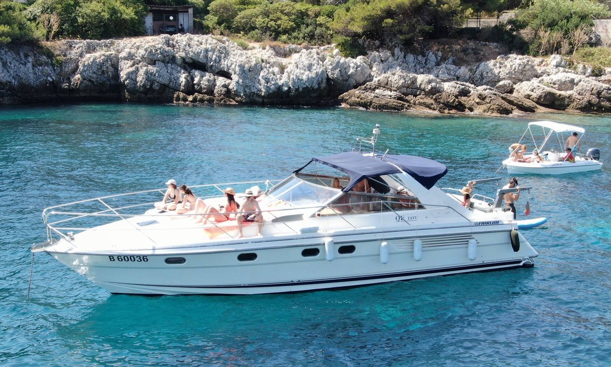 La Napoule Boat Rental | Superb 15-metre boat with Jacuzzi/spa